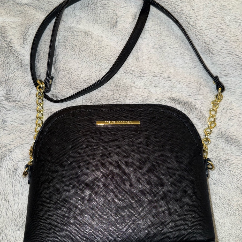 Steve Madden Elegant Black Crossbody Bag with Gold Chain
